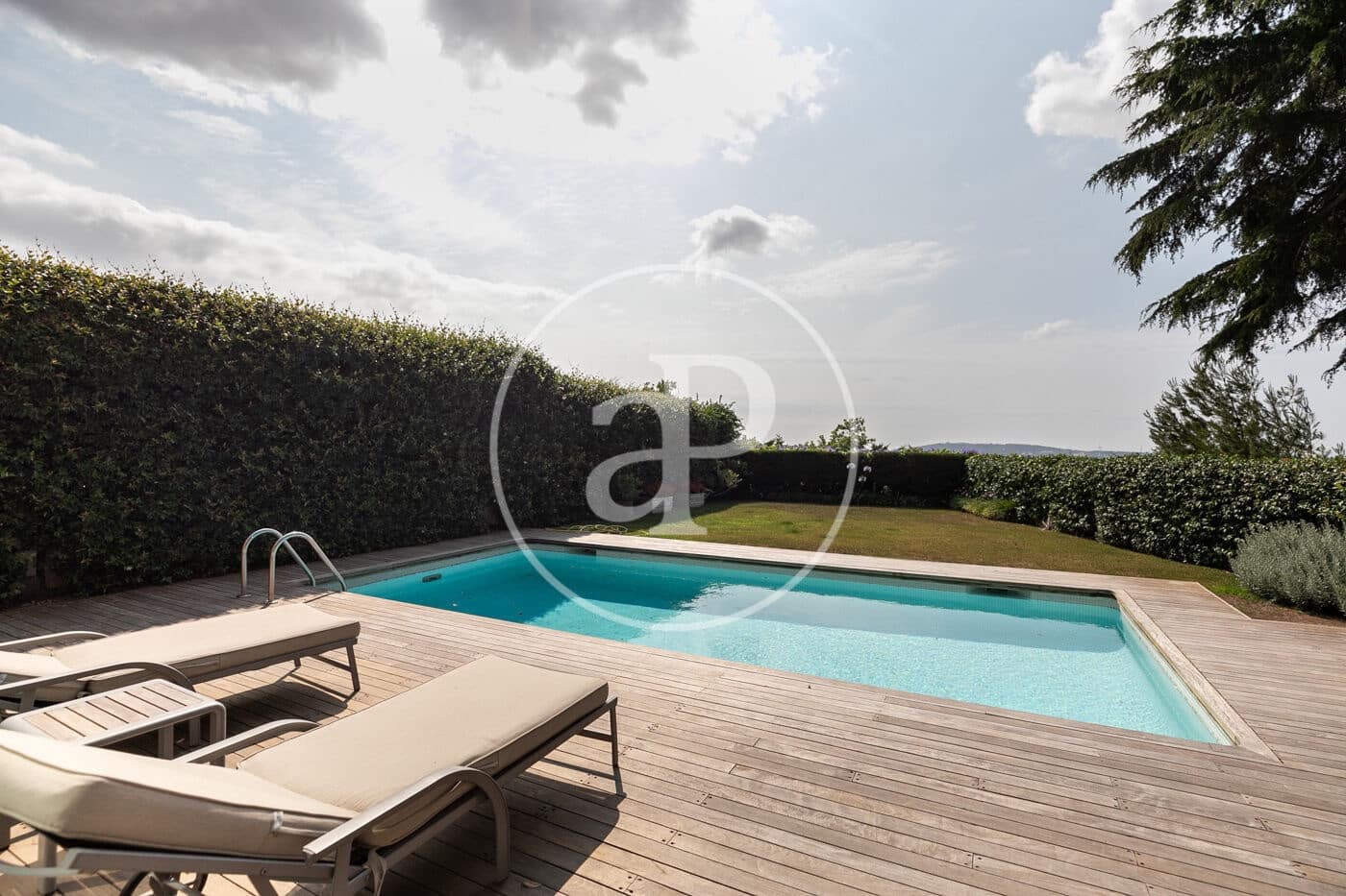 6 bedroom Villa for rent in Barcelona city with pool - € 9,900 (Ref: 9147441)