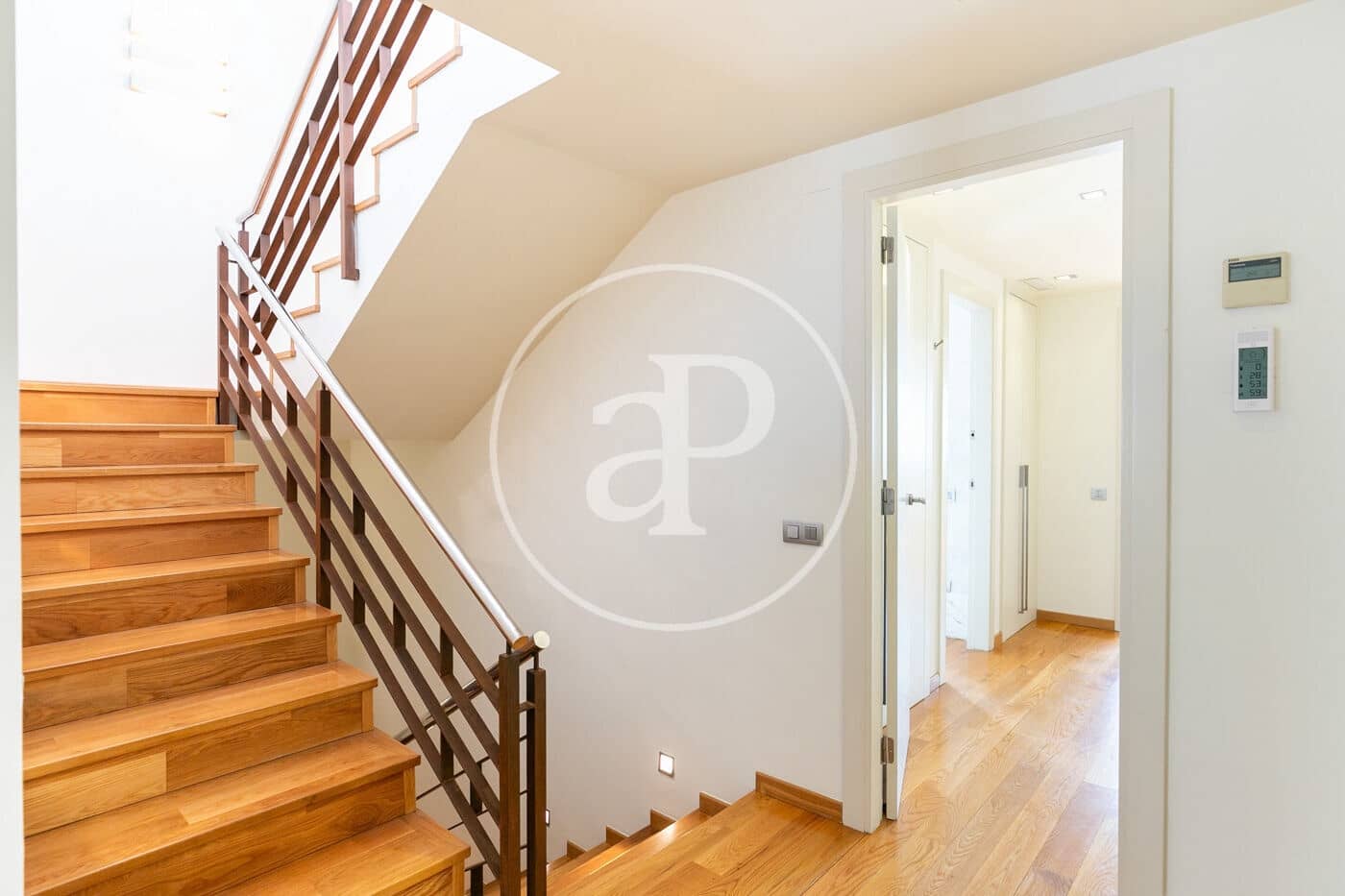 6 bedroom Villa for rent in Barcelona city with pool - € 9,900 (Ref: 9147441)