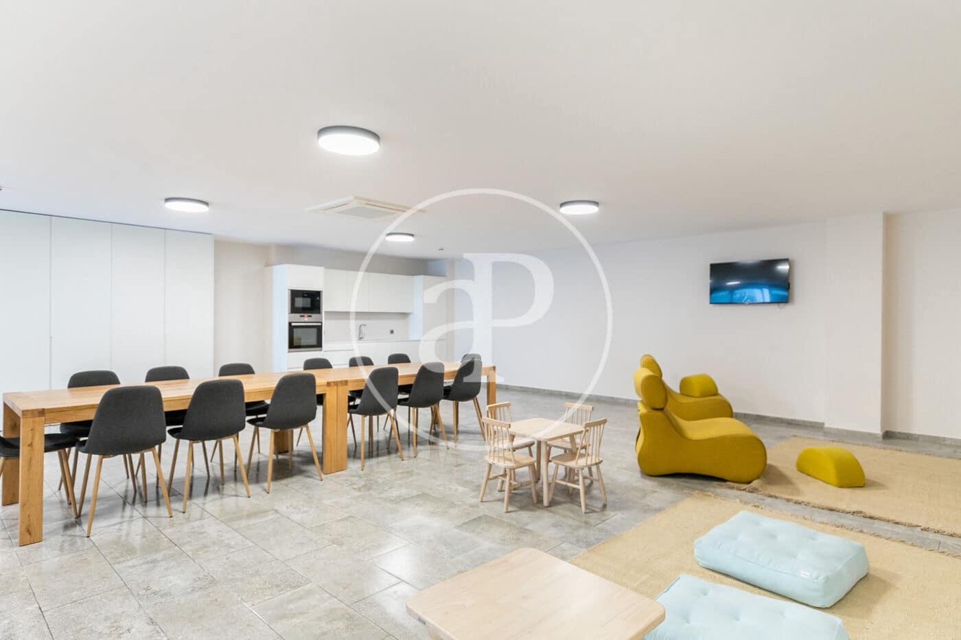 6 soveværelse Lejlighed til salg i Esplugues de Llobregat med swimmingpool - € 2.058.000 (Ref: 9147442)