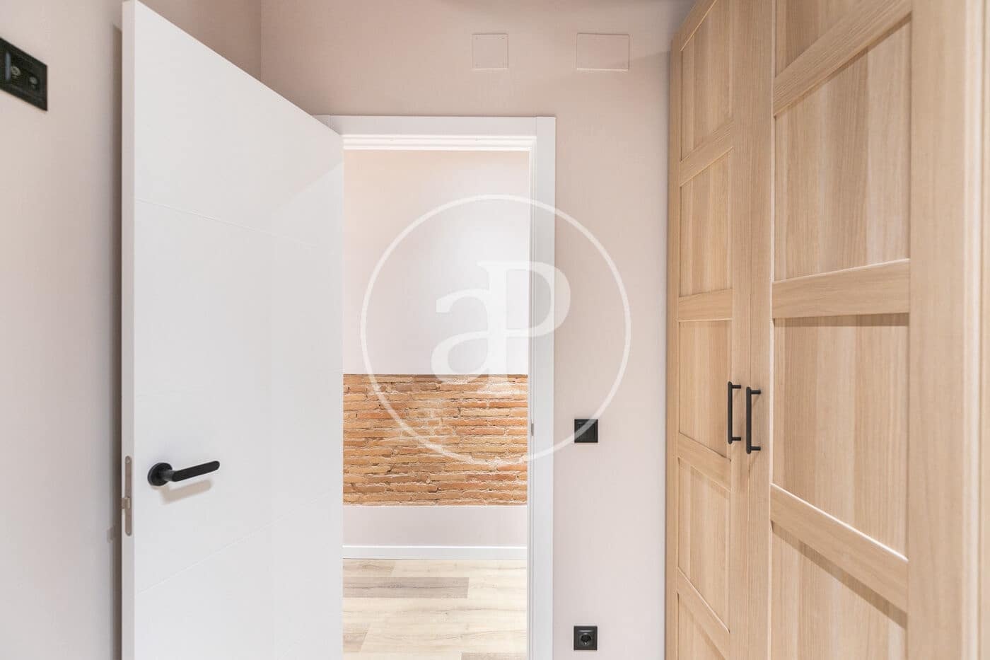 3 soveværelse Lejlighed til leje i Barcelona by - € 1.650 (Ref: 9149601)