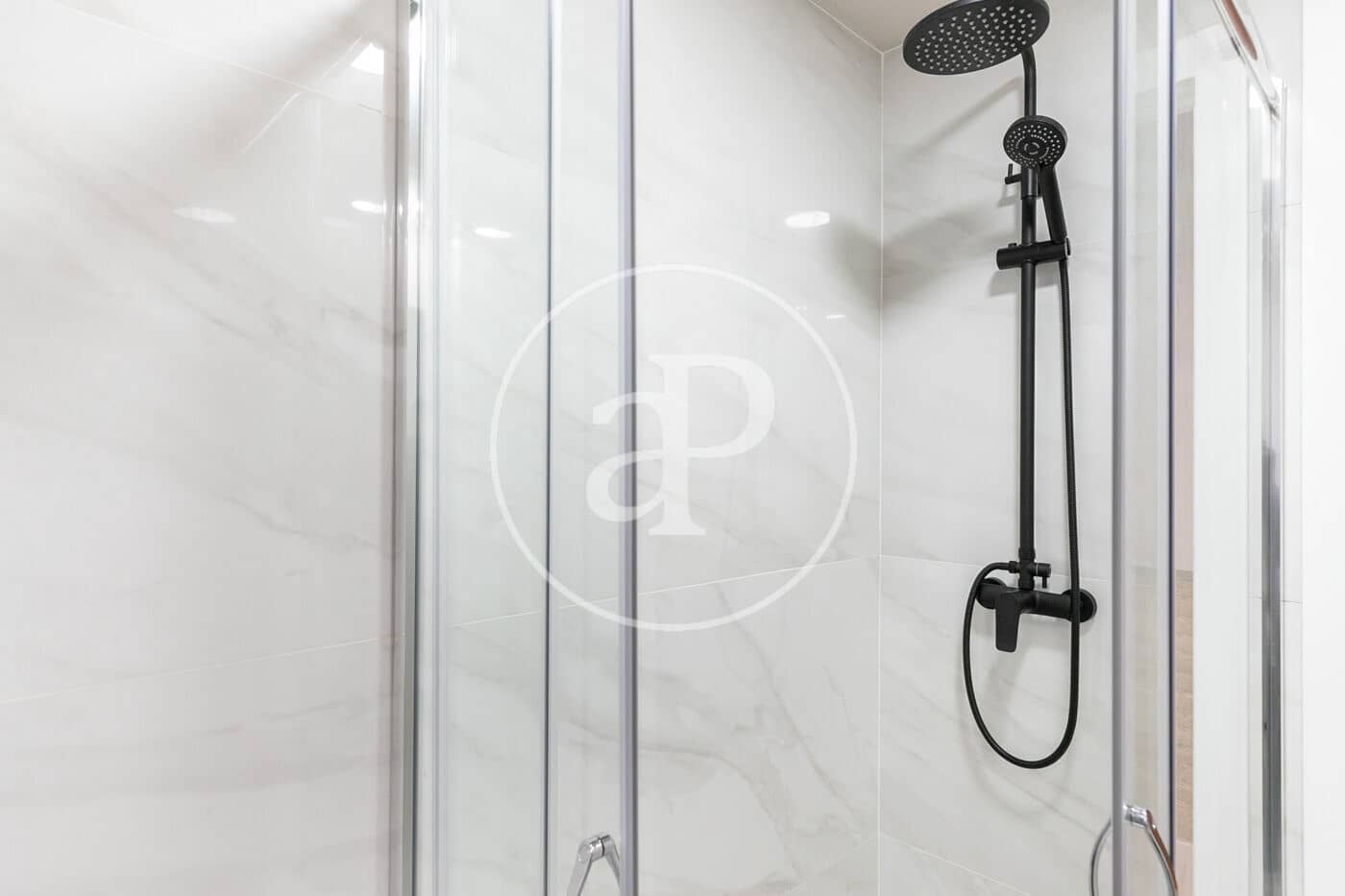 3 soveværelse Lejlighed til leje i Barcelona by - € 1.650 (Ref: 9149601)