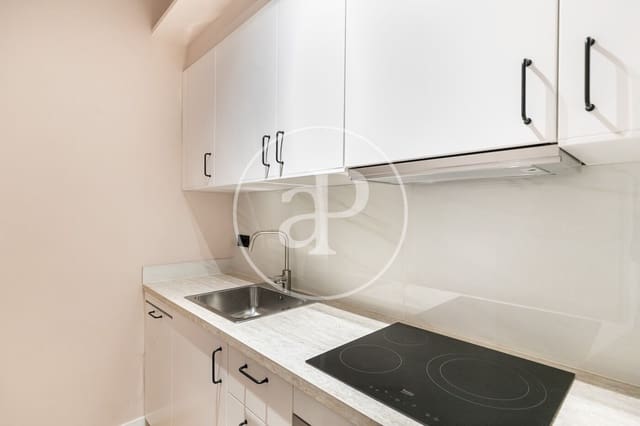 3 sovrum Lägenhet att hyra i El Raval, Barcelona stad - 1 650 € (Ref: 9149601)