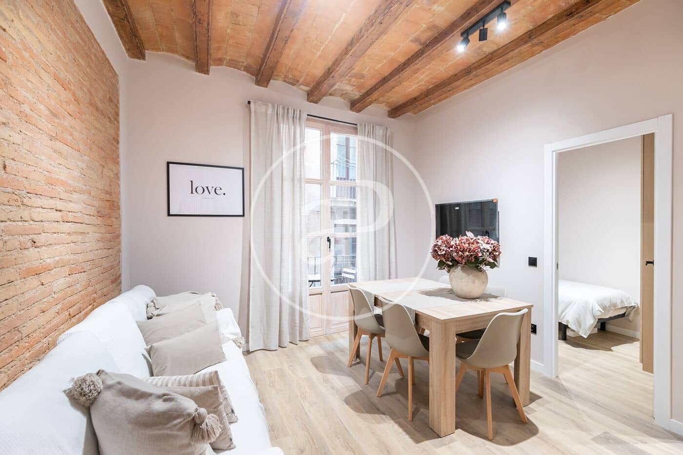 3 bedroom Apartment for rent in Barcelona city - € 1,600 (Ref: 9149602)