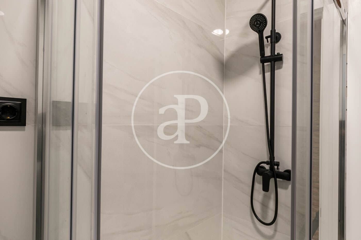 3 bedroom Apartment for rent in Barcelona city - € 1,600 (Ref: 9149602)