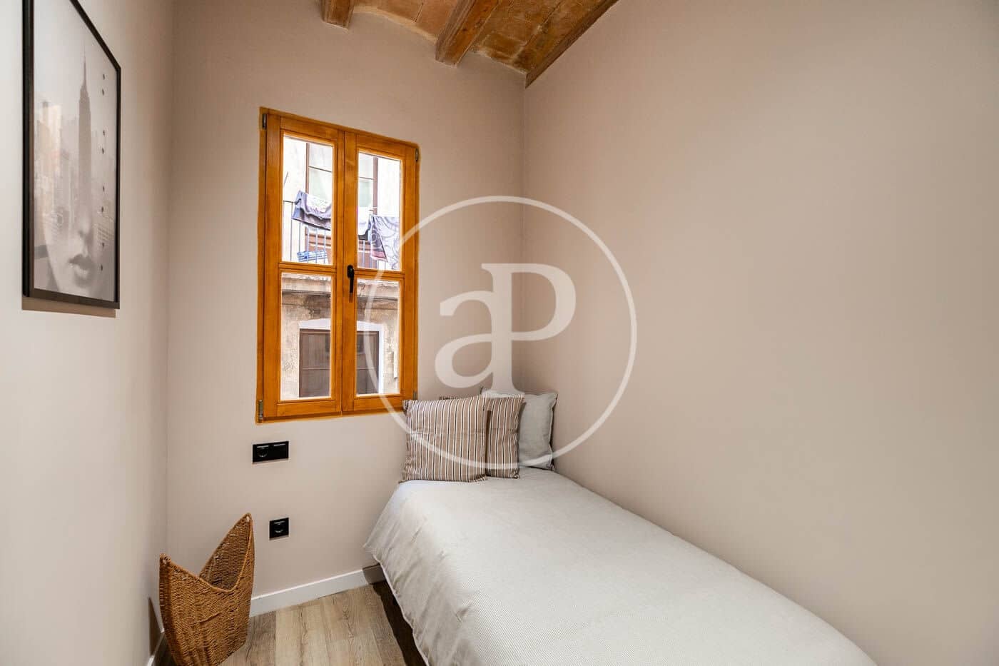 3 bedroom Apartment for rent in Barcelona city - € 1,600 (Ref: 9149602)