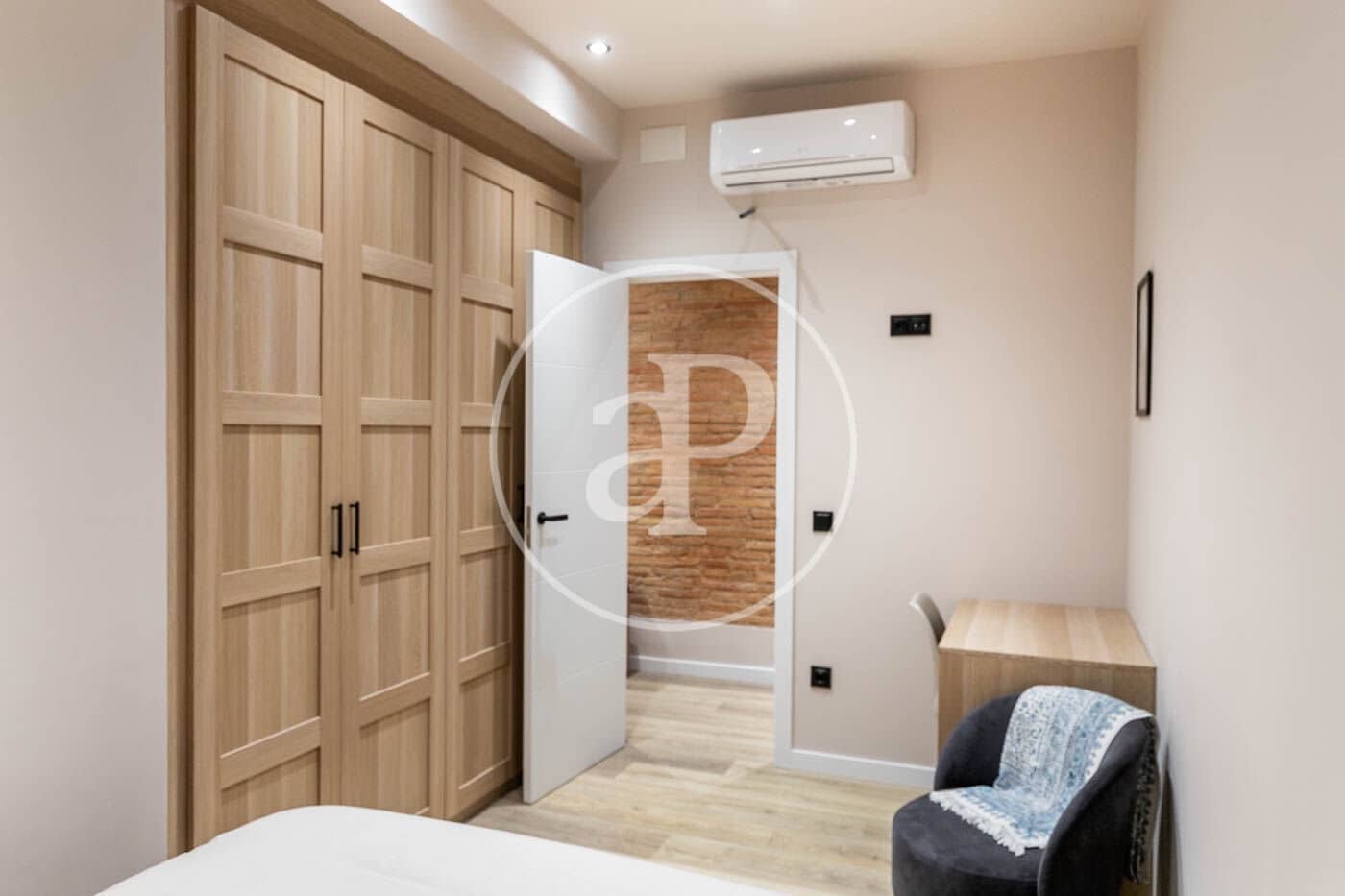 3 bedroom Apartment for rent in Barcelona city - € 1,600 (Ref: 9149602)