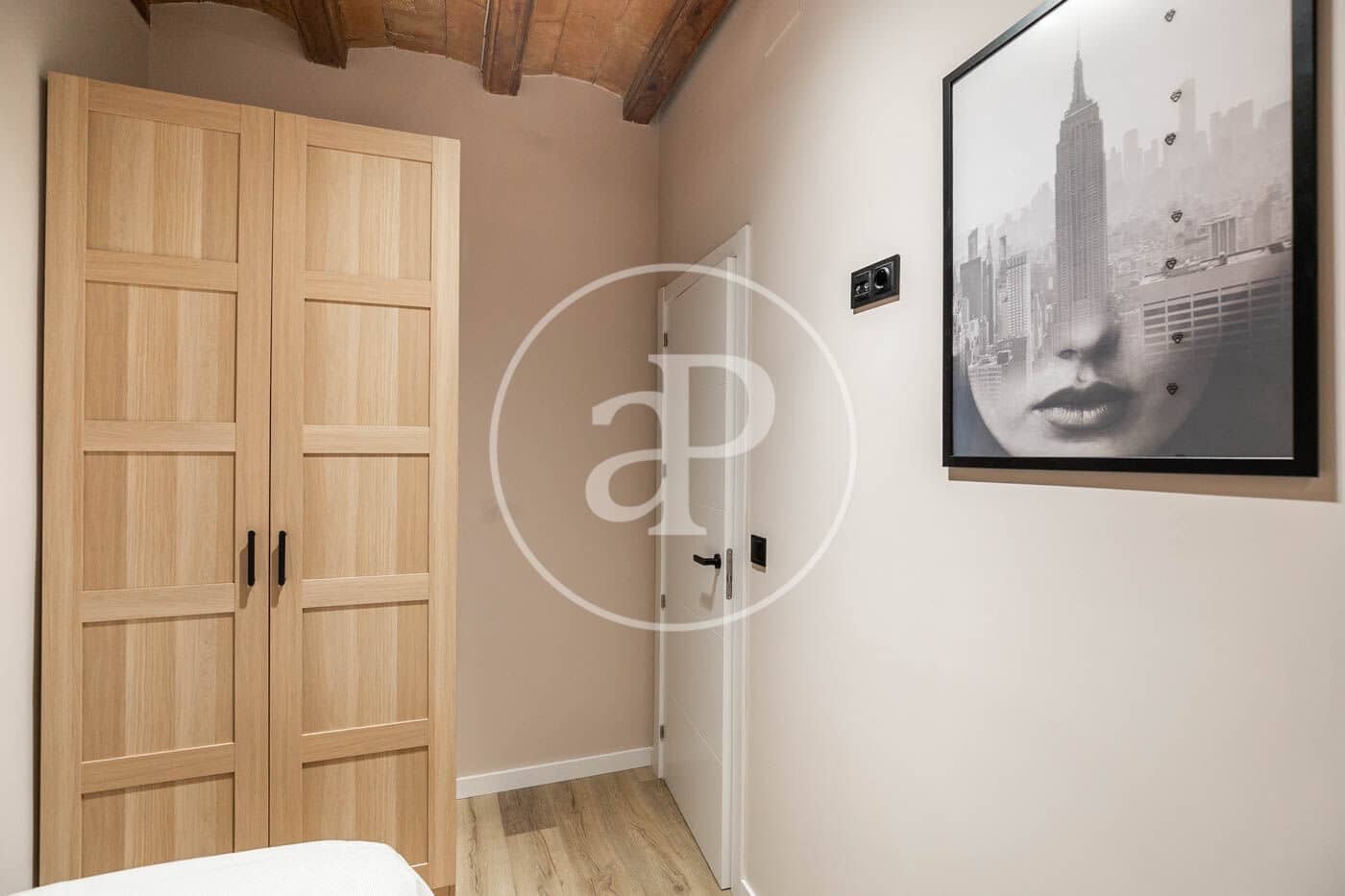 3 bedroom Apartment for rent in Barcelona city - € 1,600 (Ref: 9149602)