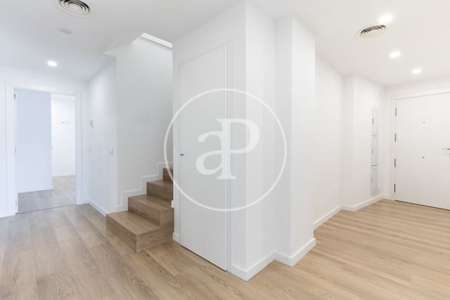 4 bedroom Penthouse for sale in Terrassa - € 545,000 (Ref: 9149603)