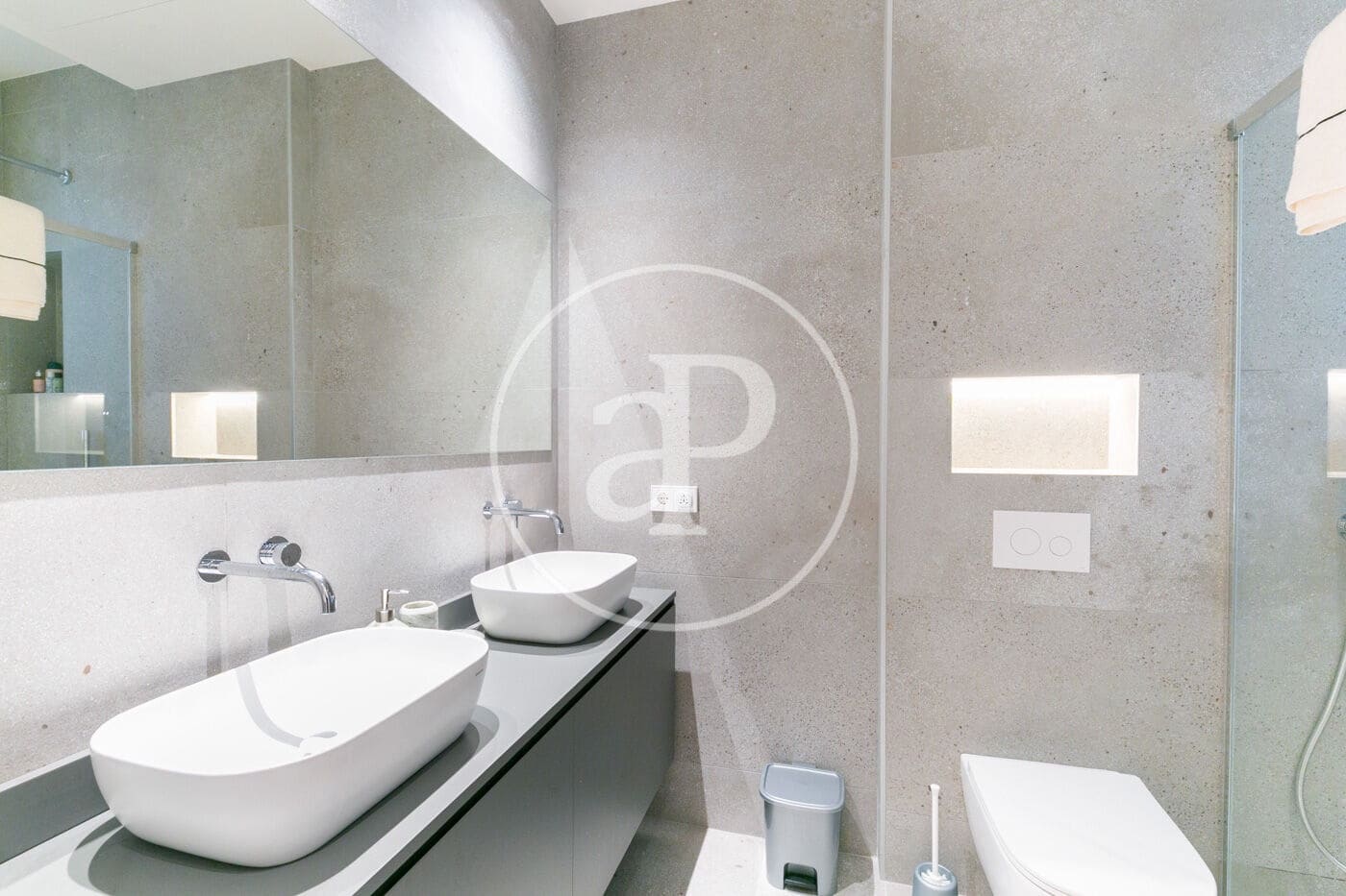 2 bedroom Apartment for rent in Barcelona city - € 2,850 (Ref: 9149607)