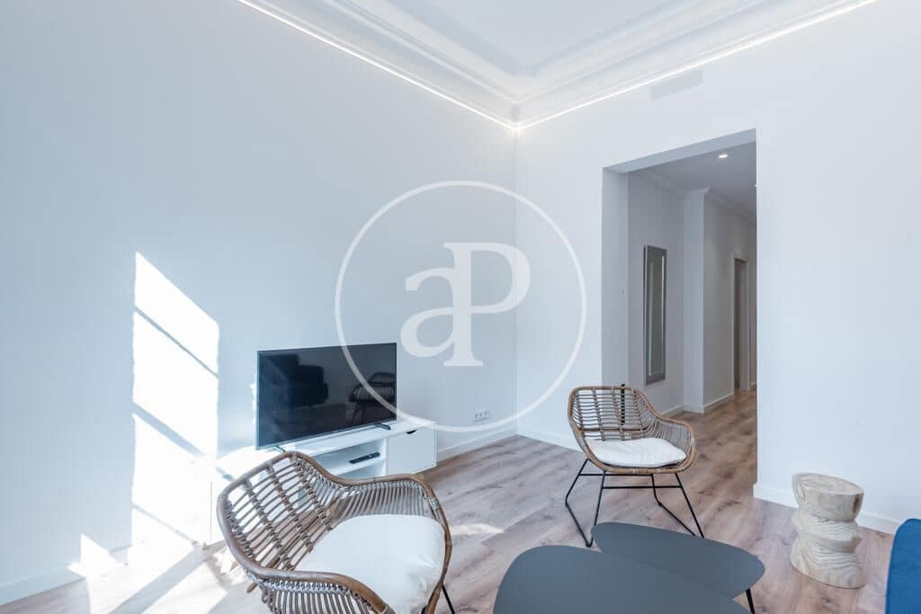 3 bedroom Apartment for rent in Barcelona city - € 2,400 (Ref: 9159691)