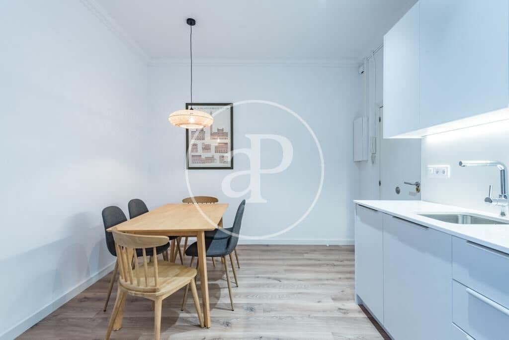3 bedroom Apartment for rent in Barcelona city - € 2,400 (Ref: 9159691)