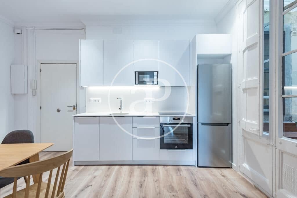 3 bedroom Apartment for rent in Barcelona city - € 2,400 (Ref: 9159691)