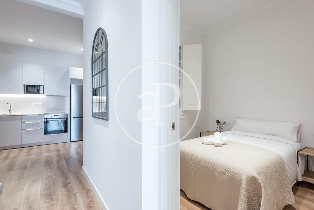 3 bedroom Apartment for rent in Barcelona city - € 2,400 (Ref: 9159691)