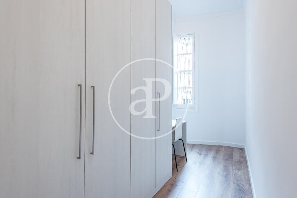 3 bedroom Apartment for rent in Barcelona city - € 2,400 (Ref: 9159691)