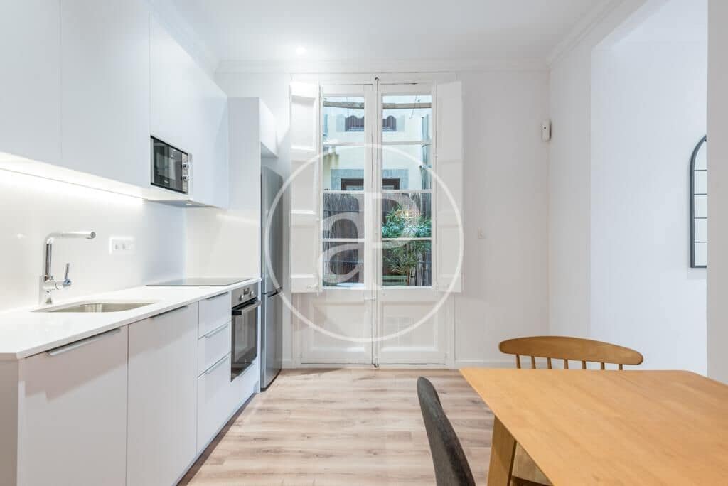 3 bedroom Apartment for rent in Barcelona city - € 2,400 (Ref: 9159691)