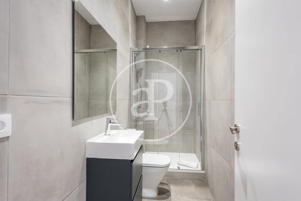3 bedroom Apartment for rent in Barcelona city - € 2,400 (Ref: 9159691)