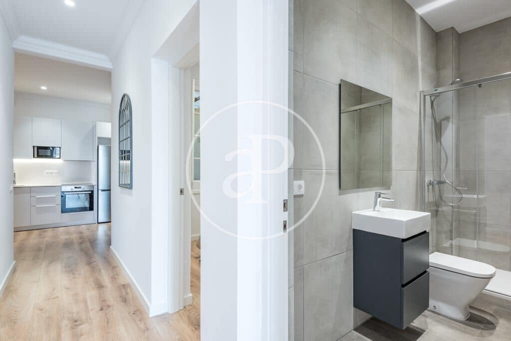 3 bedroom Apartment for rent in Barcelona city - € 2,400 (Ref: 9159691)