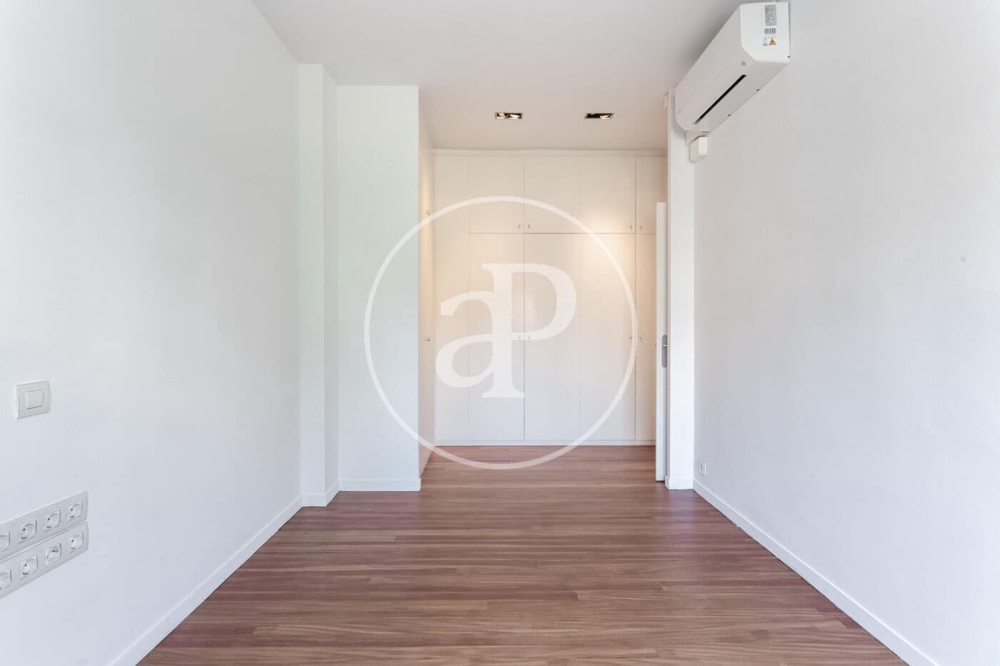 5 slaapkamer Villa te huur in Barcelona stad - € 7.500 (Ref: 9161244)