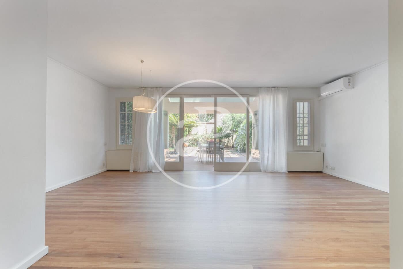 5 slaapkamer Villa te huur in Barcelona stad - € 7.500 (Ref: 9161244)