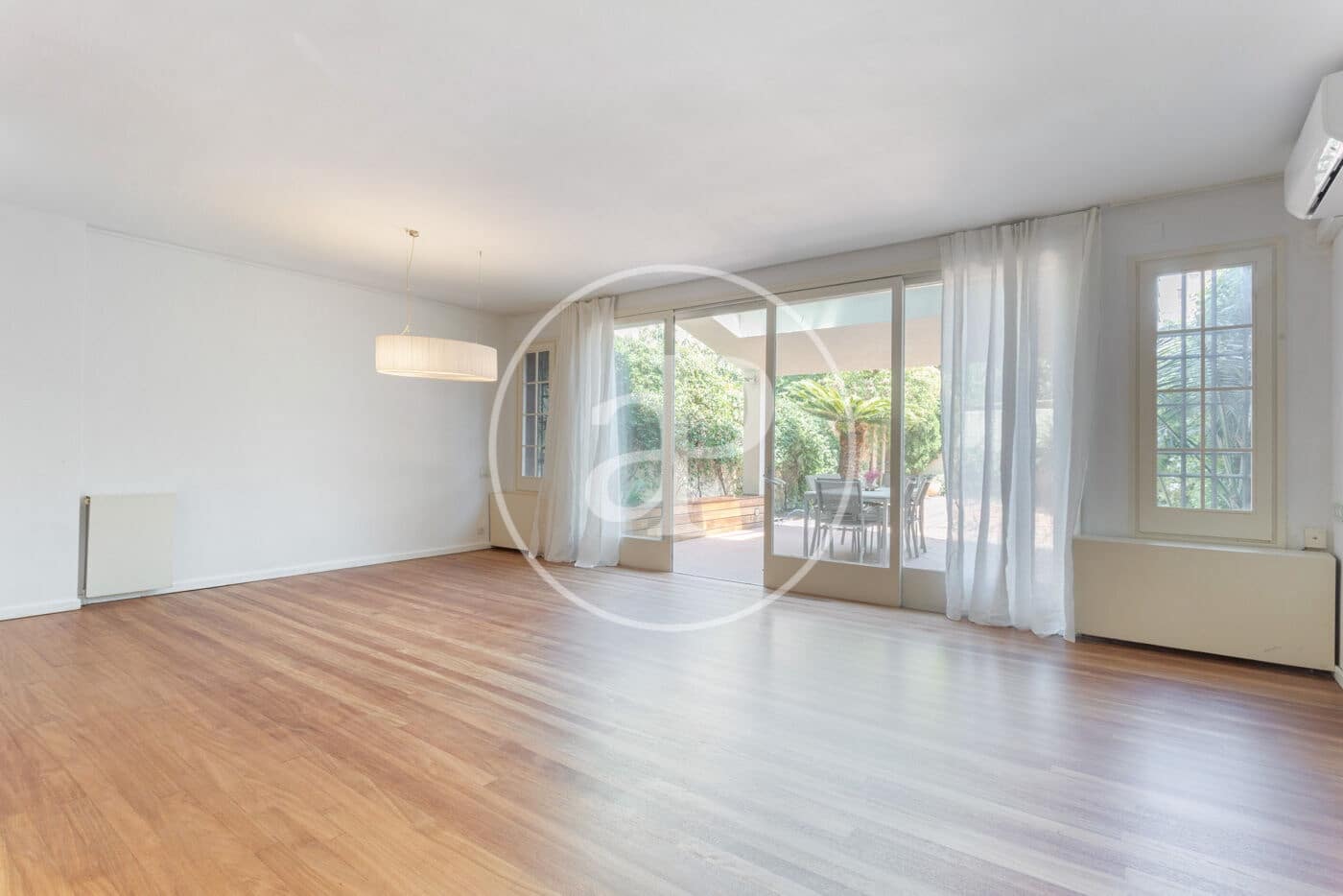 5 slaapkamer Villa te huur in Barcelona stad - € 7.500 (Ref: 9161244)