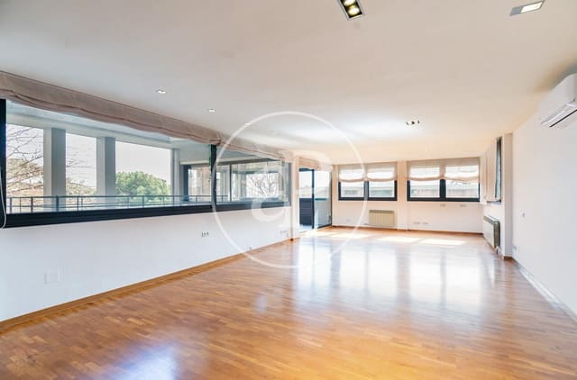 Appartement de 3 chambres à louer à Esplugues de Llobregat - 3 700 € (Ref: 9162451)