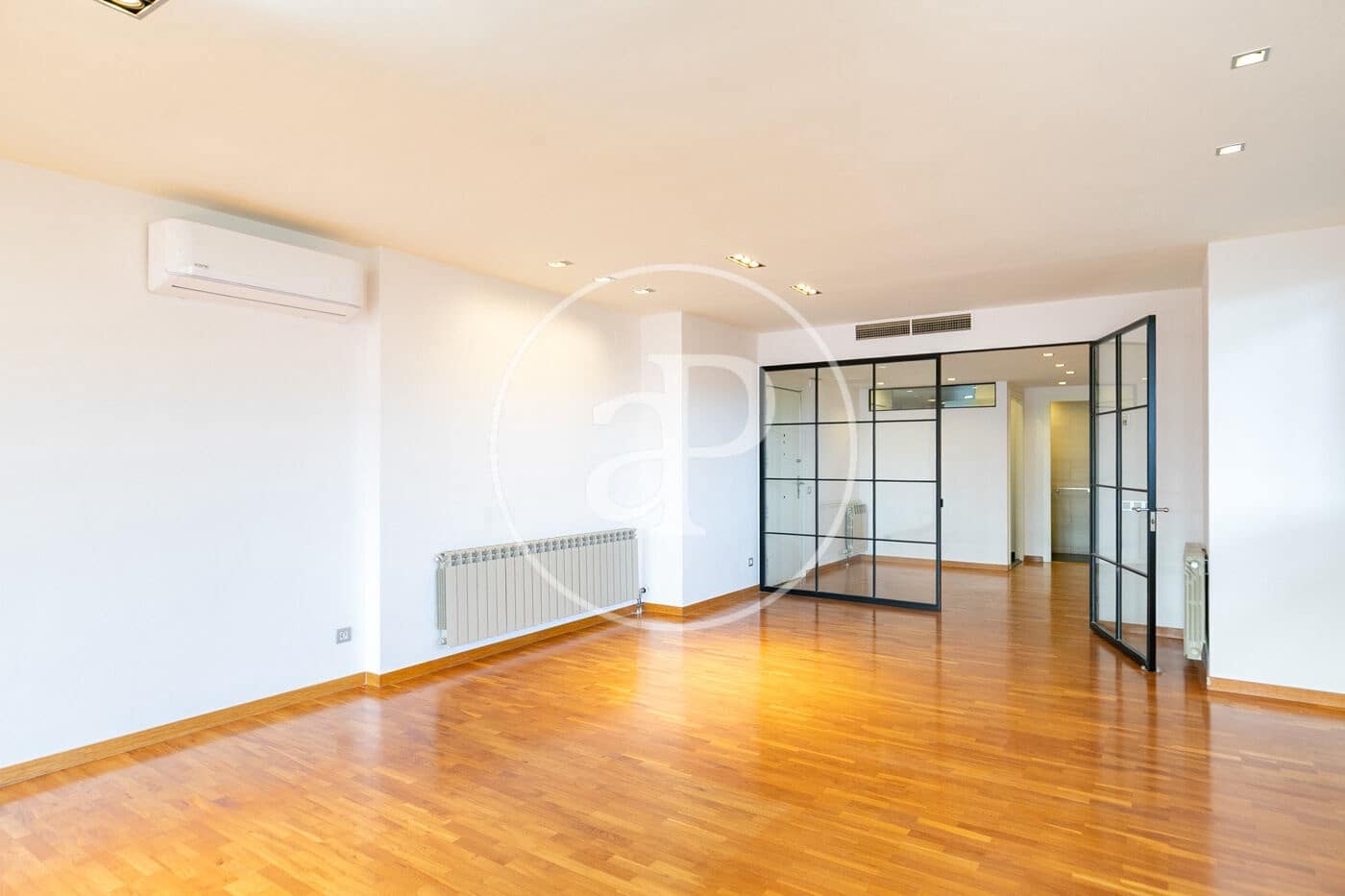 3 makuuhuone Huoneisto vuokrattavana paikassa Esplugues de Llobregat - 3 700 € (Ref: 9162451)