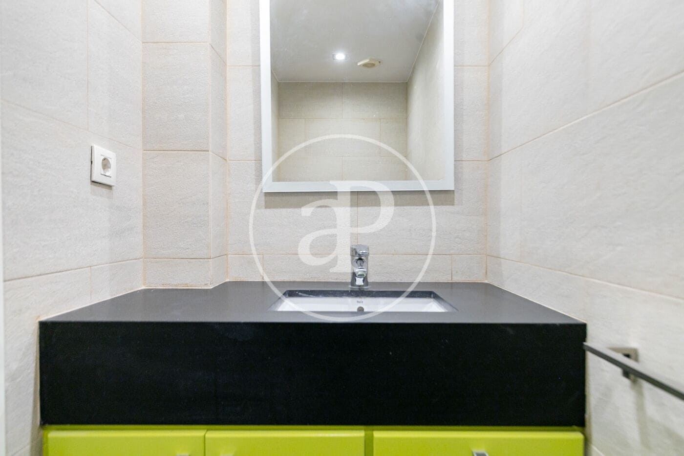 3 makuuhuone Huoneisto vuokrattavana paikassa Esplugues de Llobregat - 3 700 € (Ref: 9162451)