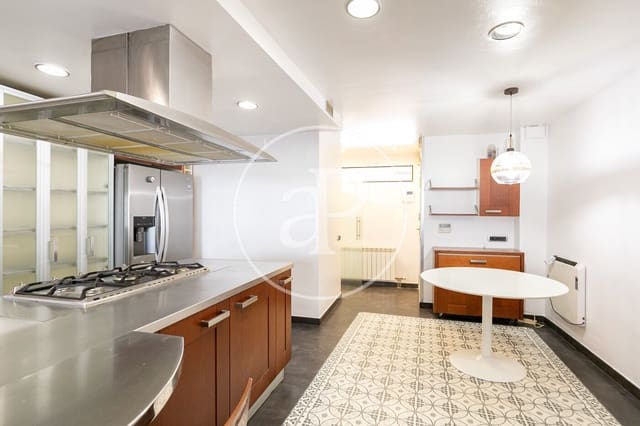 Appartement de 3 chambres à louer à Esplugues de Llobregat - 3 700 € (Ref: 9162451)