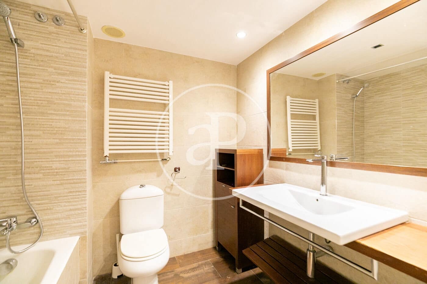 3 makuuhuone Huoneisto vuokrattavana paikassa Esplugues de Llobregat - 3 700 € (Ref: 9162451)