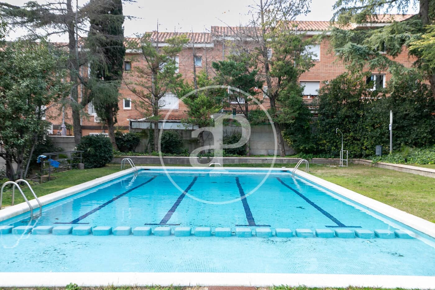 3 makuuhuone Huoneisto vuokrattavana paikassa Esplugues de Llobregat - 3 700 € (Ref: 9162451)