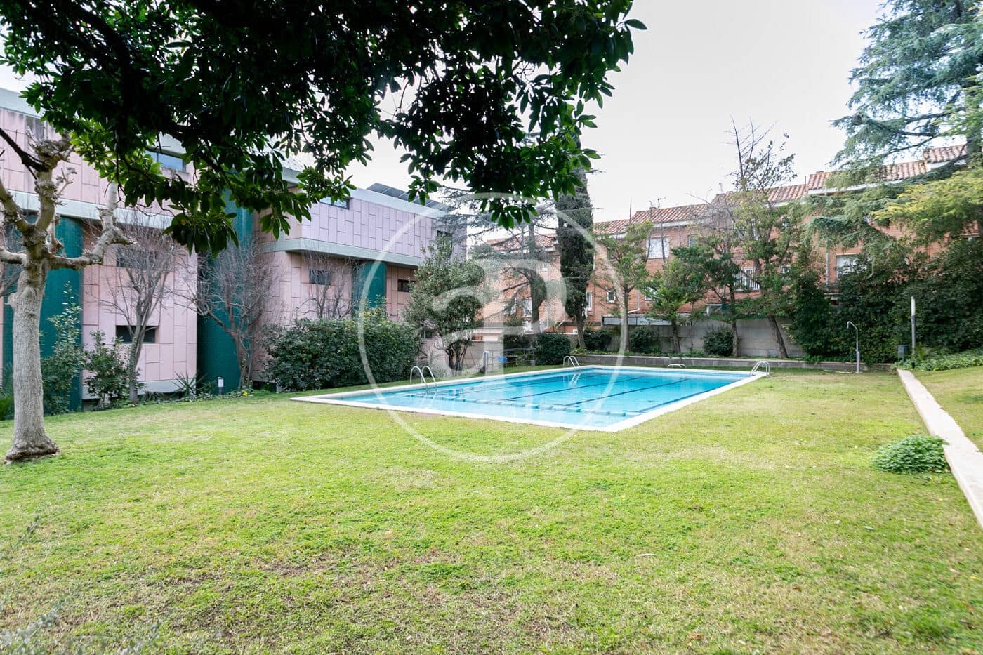 3 makuuhuone Huoneisto vuokrattavana paikassa Esplugues de Llobregat - 3 700 € (Ref: 9162451)