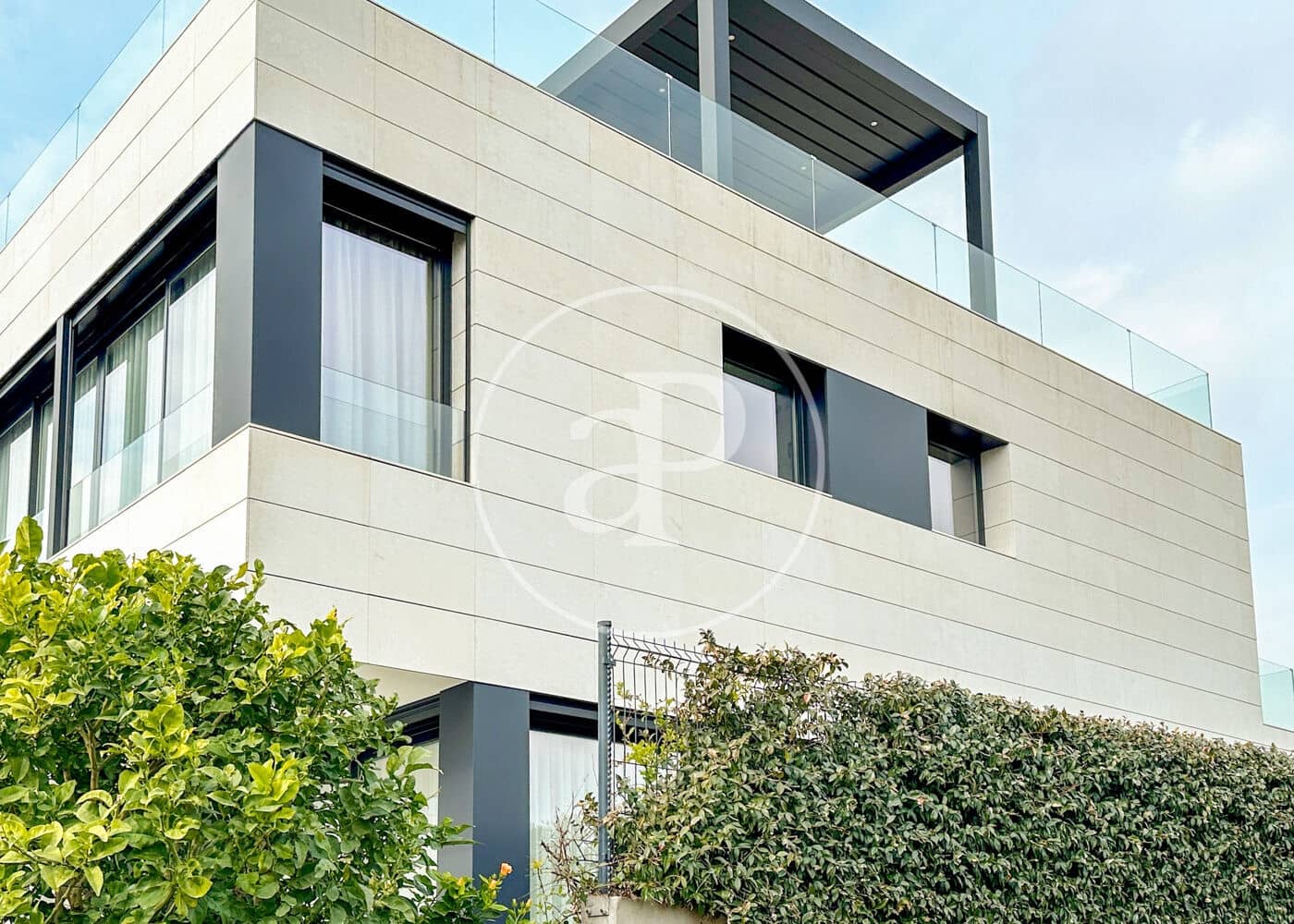 6 soveværelse Villa til salg i Montgat med swimmingpool - € 1.995.000 (Ref: 9164006)