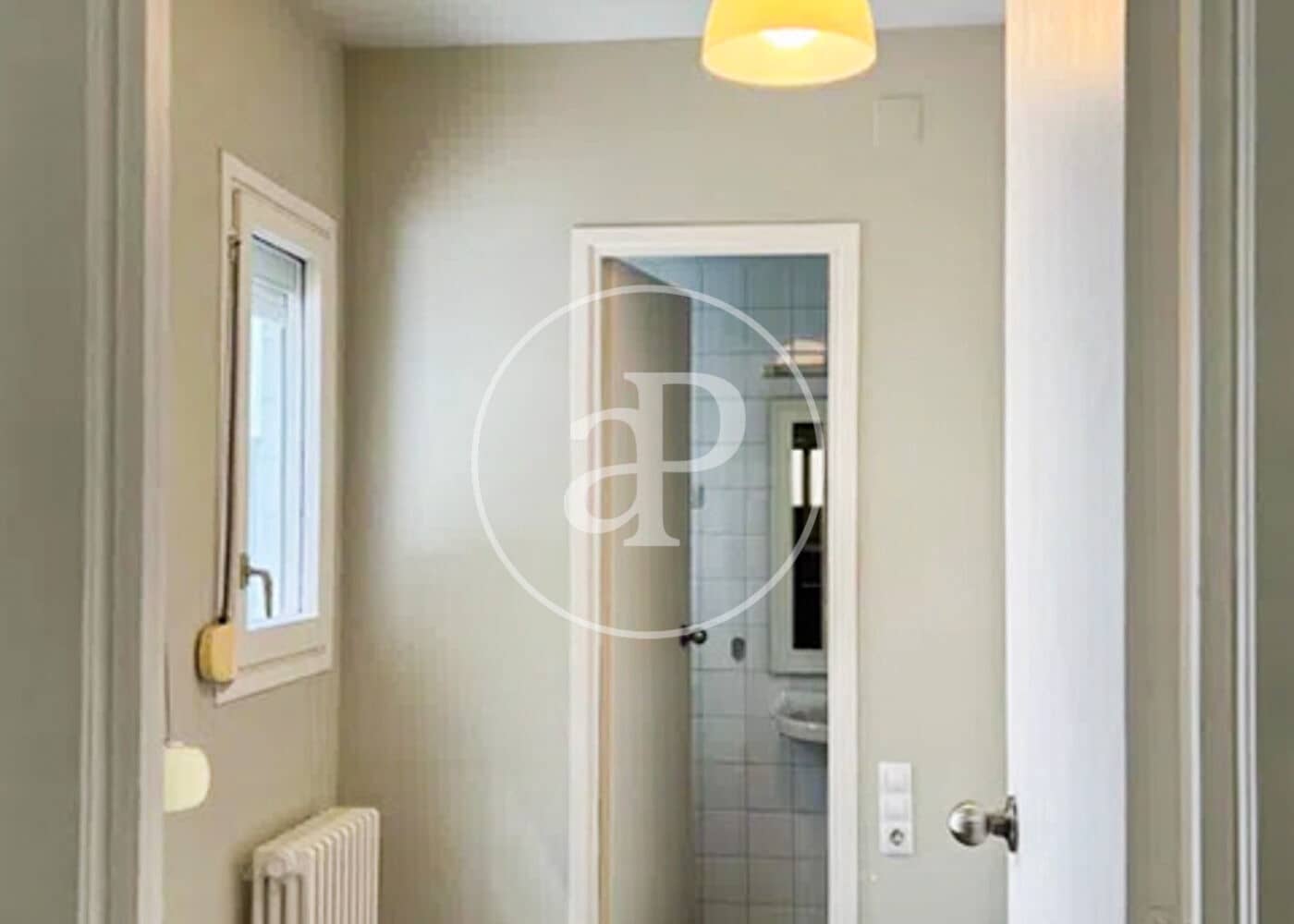 4 slaapkamer Appartement te huur in Barcelona stad met zwembad - € 2.532 (Ref: 9164008)