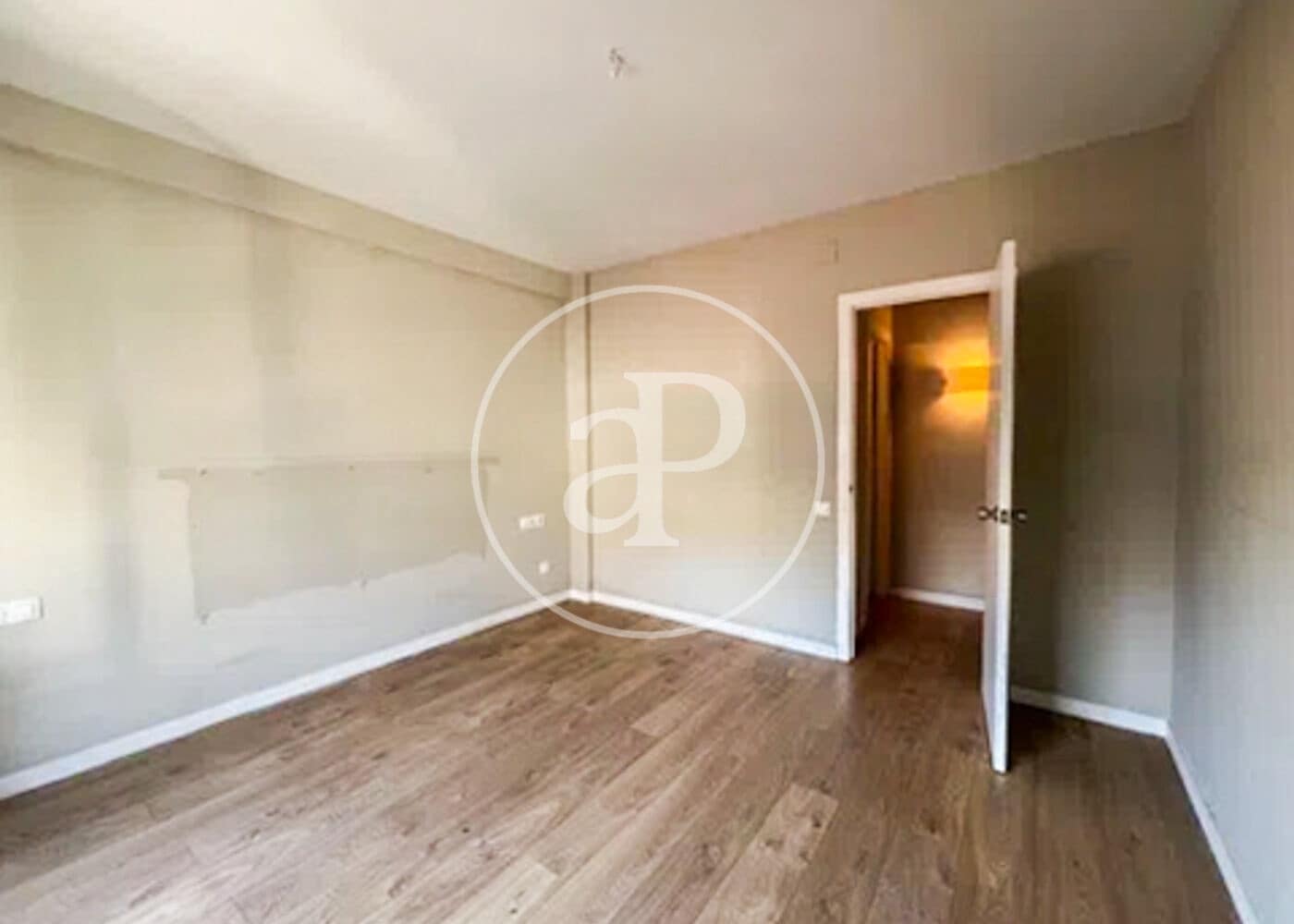 4 slaapkamer Appartement te huur in Barcelona stad met zwembad - € 2.532 (Ref: 9164008)