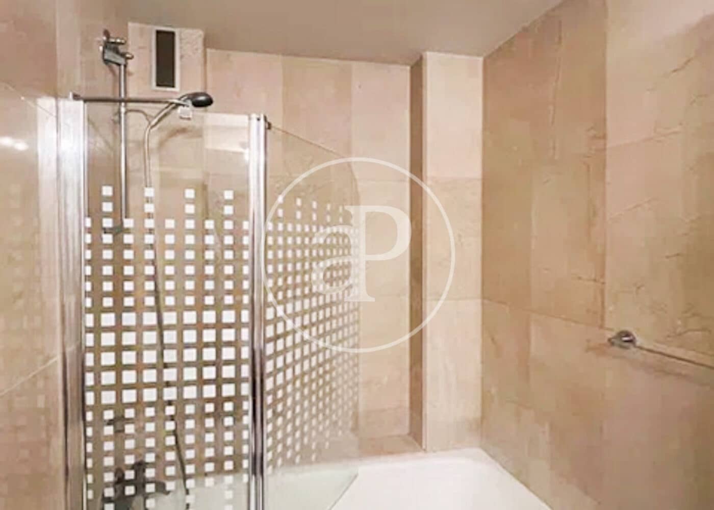 4 slaapkamer Appartement te huur in Barcelona stad met zwembad - € 2.532 (Ref: 9164008)