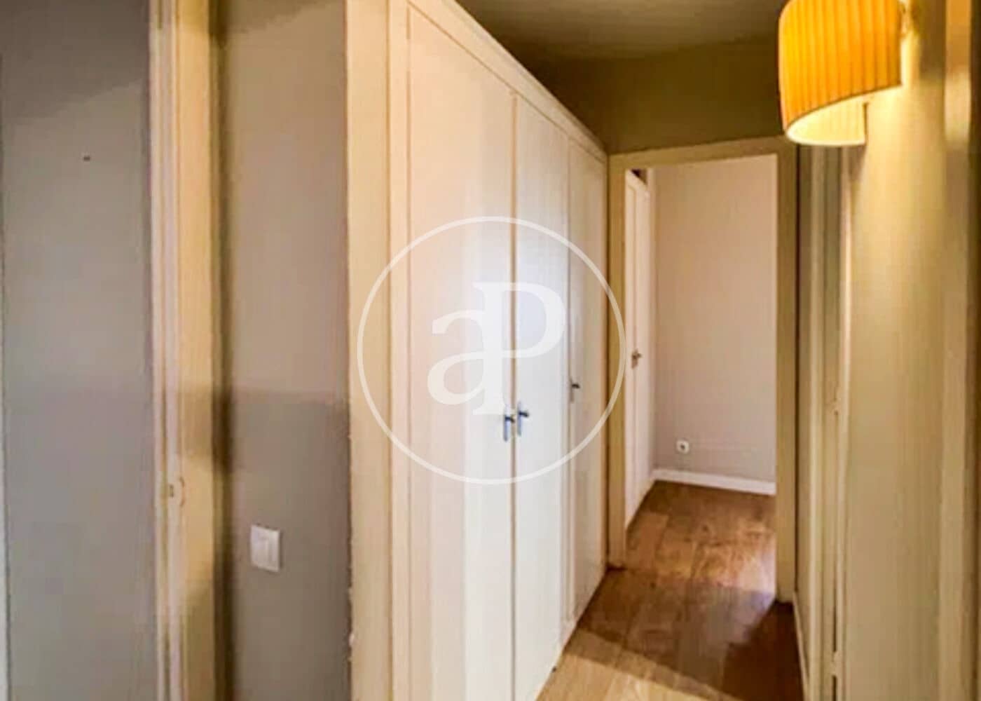4 slaapkamer Appartement te huur in Barcelona stad met zwembad - € 2.532 (Ref: 9164008)