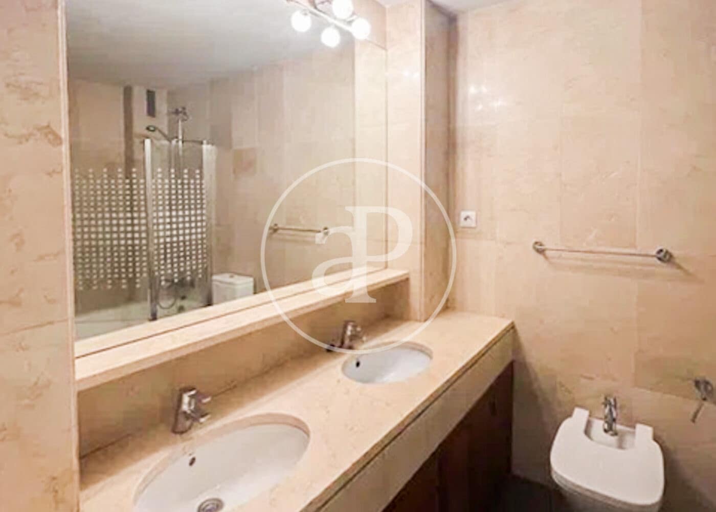 4 slaapkamer Appartement te huur in Barcelona stad met zwembad - € 2.532 (Ref: 9164008)
