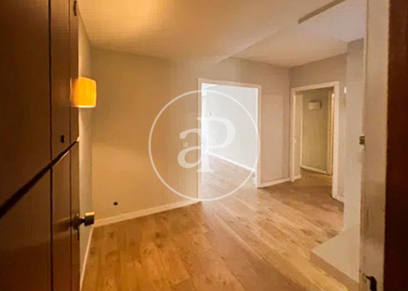 4 slaapkamer Appartement te huur in Barcelona stad met zwembad - € 2.532 (Ref: 9164008)