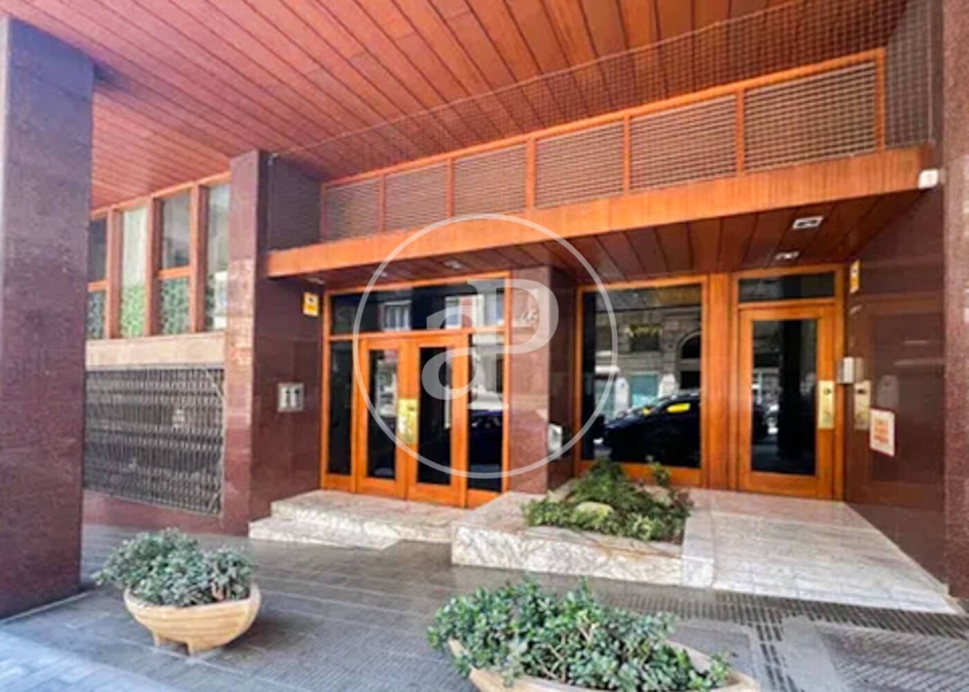 4 slaapkamer Appartement te huur in Barcelona stad met zwembad - € 2.532 (Ref: 9164008)