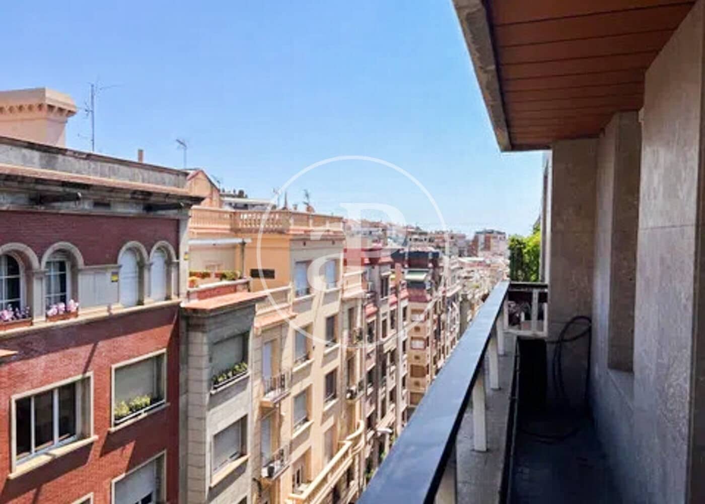 4 slaapkamer Appartement te huur in Barcelona stad met zwembad - € 2.532 (Ref: 9164008)