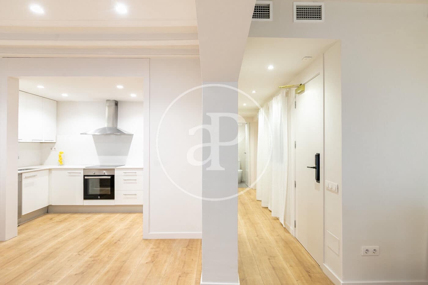 2 soveværelse Lejlighed til salg i Barcelona by med swimmingpool - € 590.000 (Ref: 9165990)