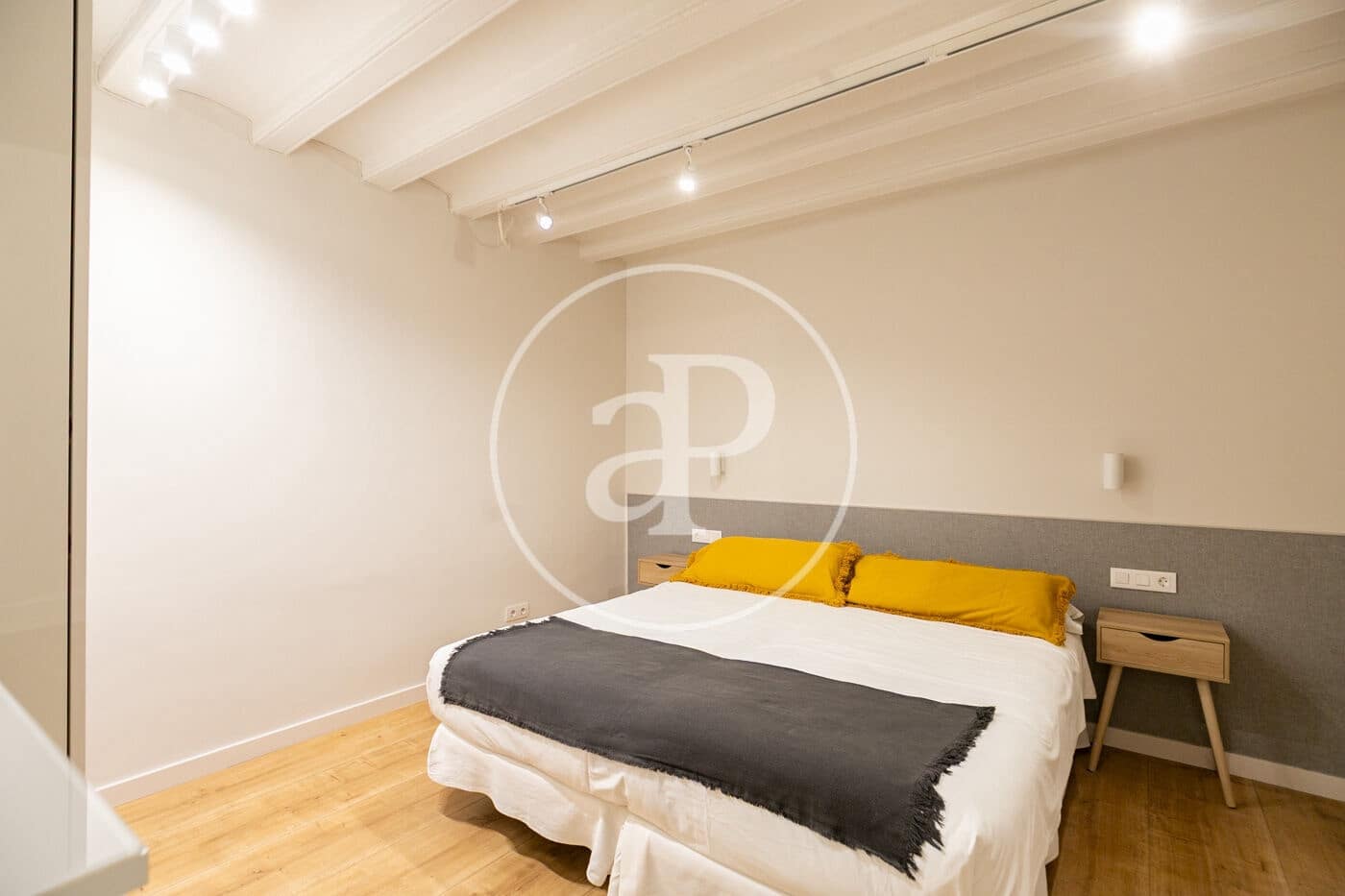 2 soveværelse Lejlighed til salg i Barcelona by med swimmingpool - € 590.000 (Ref: 9165990)