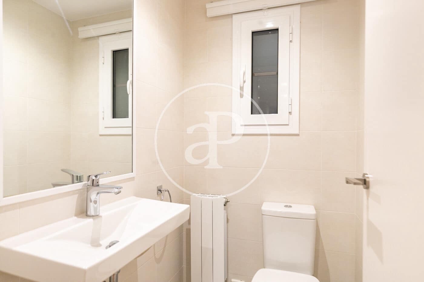 2 soveværelse Lejlighed til salg i Barcelona by med swimmingpool - € 590.000 (Ref: 9165990)