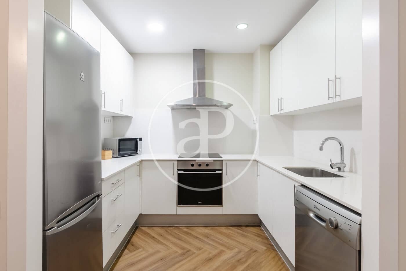 3 soveværelse Lejlighed til salg i Barcelona by med swimmingpool - € 995.000 (Ref: 9165994)