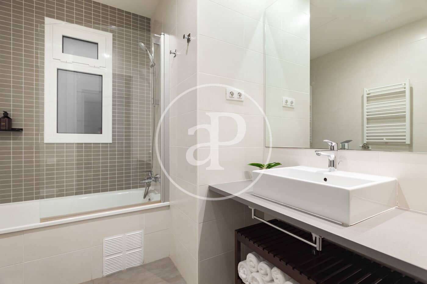 3 soveværelse Lejlighed til salg i Barcelona by med swimmingpool - € 995.000 (Ref: 9165994)