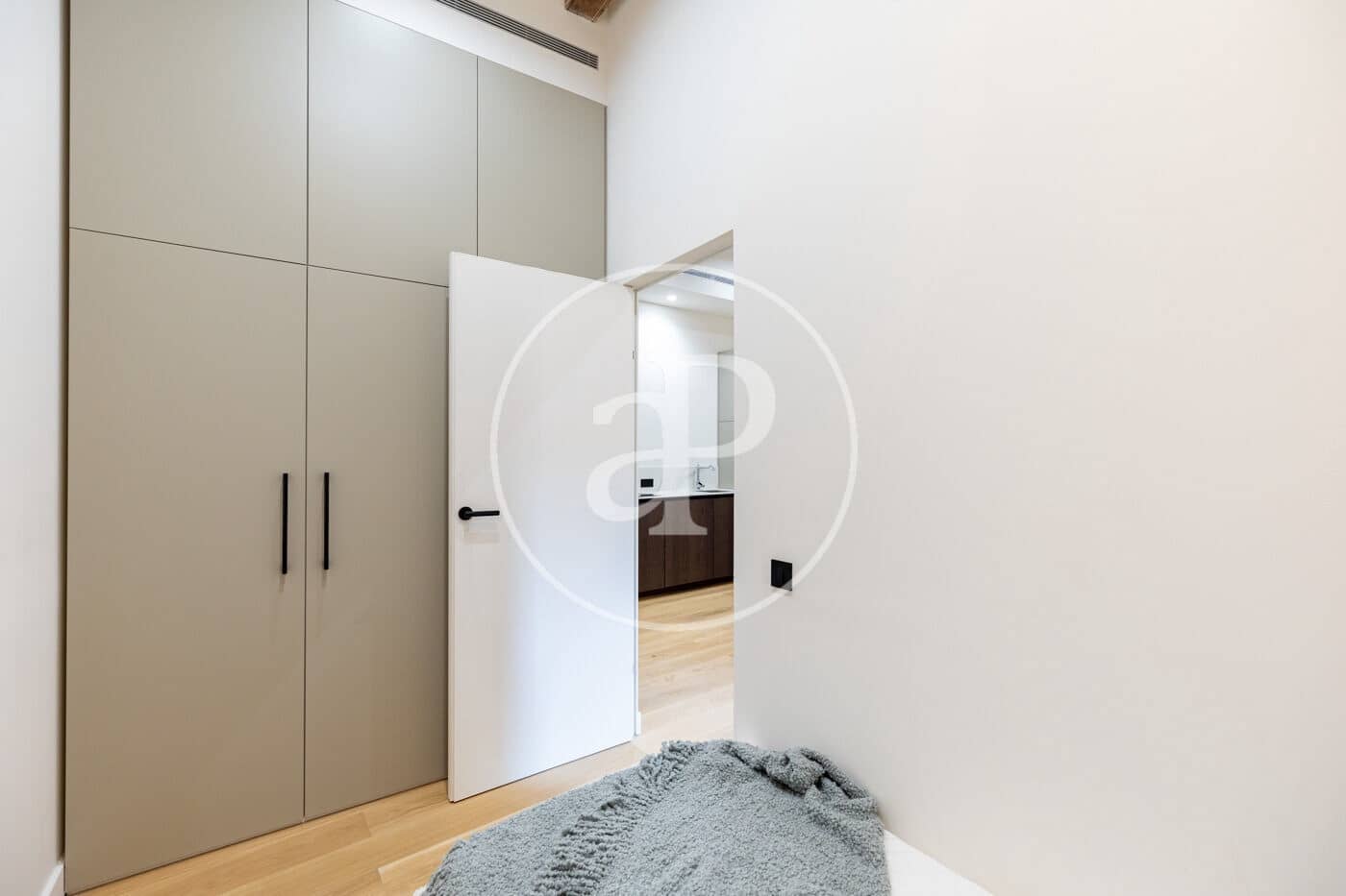 2 bedroom Apartment for sale in Barcelona city - € 570,000 (Ref: 9171755)