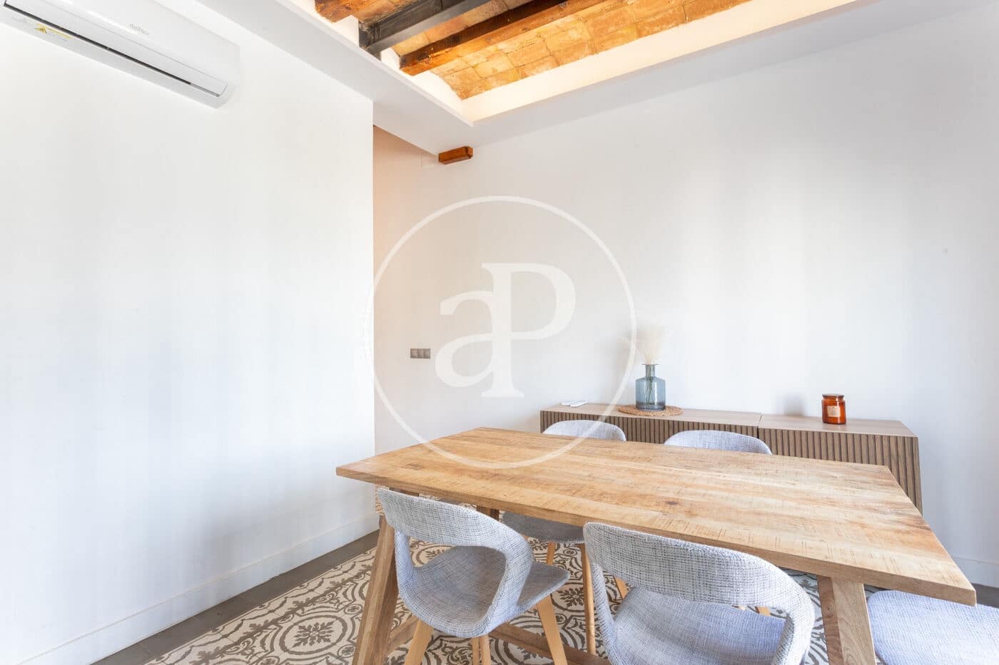 Appartement de 3 chambres à louer à Barcelone ville - 2 300 € (Ref: 9176612)