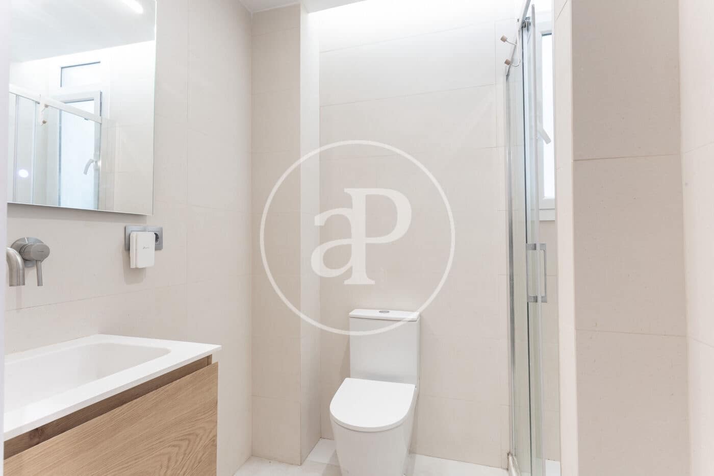 Appartement de 3 chambres à louer à Barcelone ville - 2 300 € (Ref: 9176612)