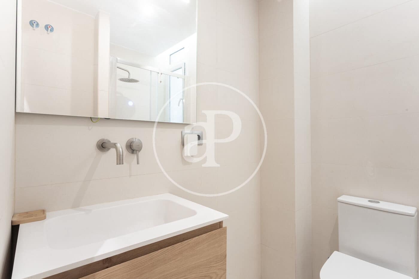 Appartement de 3 chambres à louer à Barcelone ville - 2 300 € (Ref: 9176612)