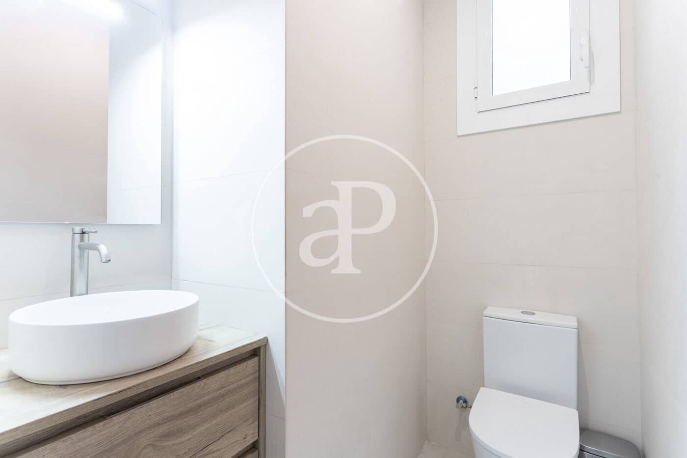 Appartement de 3 chambres à louer à Barcelone ville - 2 300 € (Ref: 9176612)